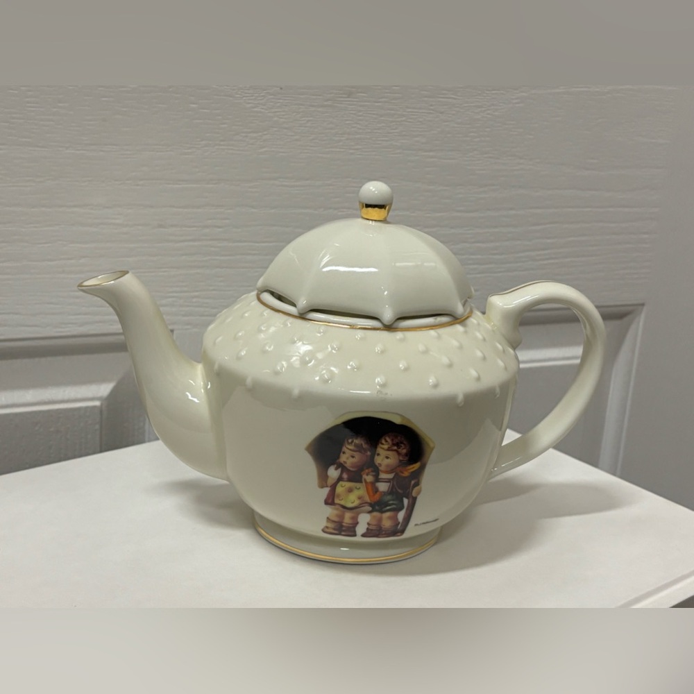 Vintage MJ Hummel Stormy Weather Tea Pot